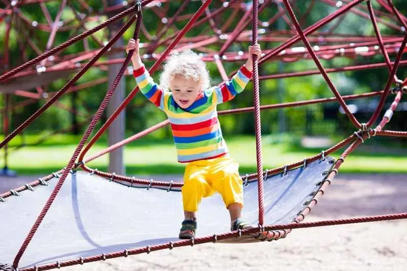 terrain-jeux-enfant