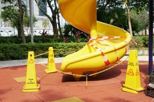 Maintenance aire de jeux à Plobsheim